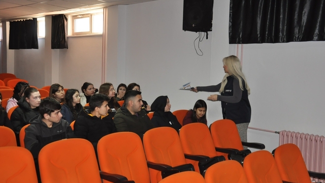 Salihli'de öğrencilere siber suç ve IBAN dolandırıcılığı uyarısı