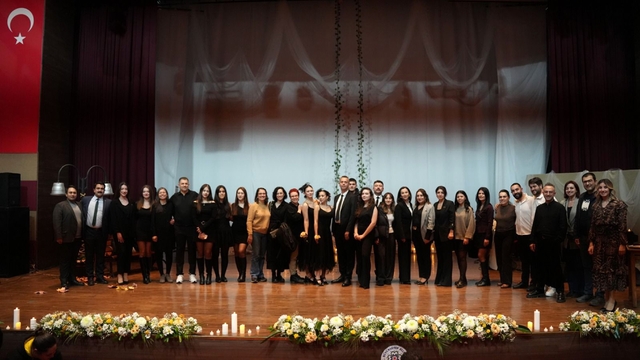 MTK Koleji'nden sanat dolu bir gece: Şiirle müziğin dansı