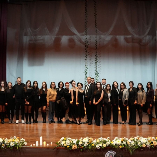 MTK Koleji'nden sanat dolu bir gece: Şiirle müziğin dansı