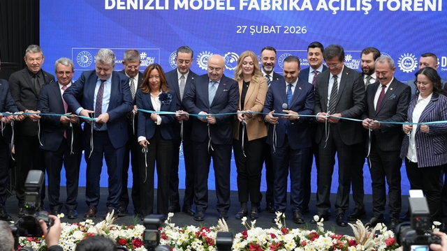 Model Fabrika ile kapasite yüzde 48 artarken, yapılan yatırımlar sadece 5 ayda geri dönüyor
Bakan Kacır, Denizli'den müjdeleri ardı ardına duyurdu
İmalat sanayine 100 milyar liralık finansman başvurular 2 Mart'ta başlıyor
Dijital Dönüşüme 226 Milyon Liralık nakit, yüzde 40'a kadar vergi indirimi sağlanacak
Denizli Model Fabrikası açıldı