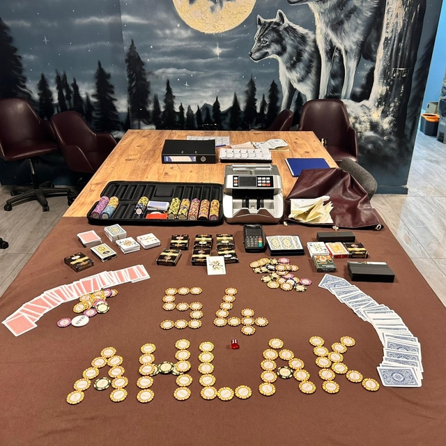 Özel davetiyeyle girilen ofise 'kumar' operasyonu; 18 kişiye toplam 208 bin...