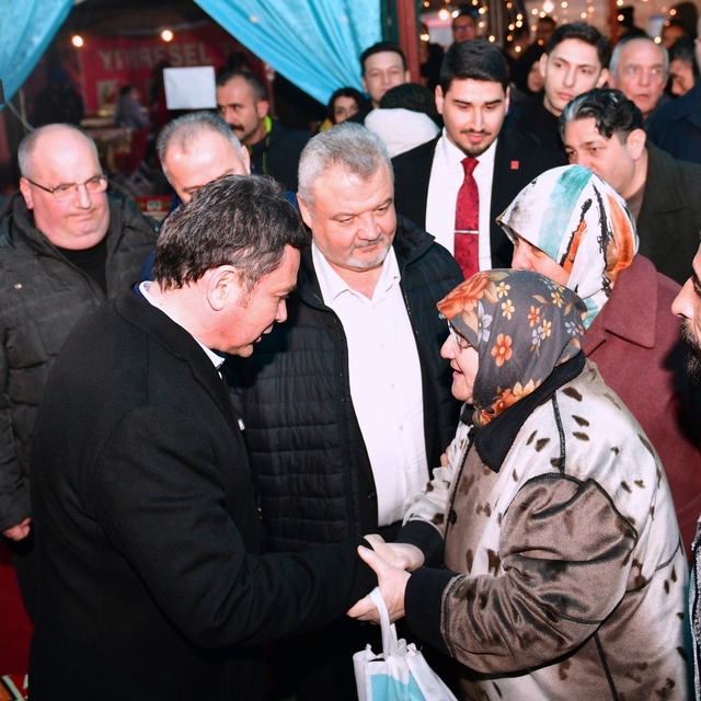Başkan Erkan Aydın Ramazan Sokağı'nda vatandaşlarla buluştu