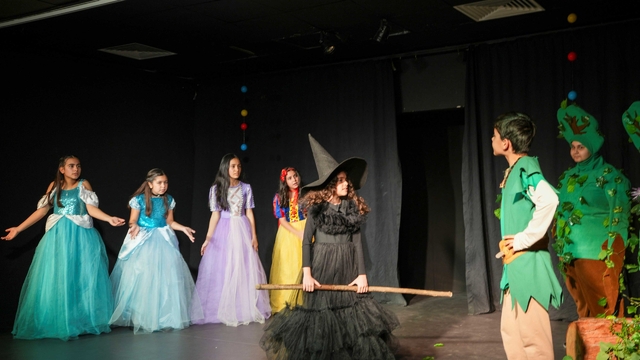 Tarsus'ta çocuklardan anlamlı tiyatro gösterisi