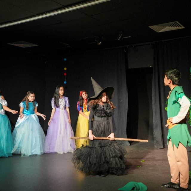 Tarsus'ta çocuklardan anlamlı tiyatro gösterisi