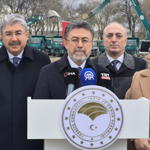 Çifteler Belediyesi hakkında hukuki süreç başlıyor
Bakan Yumaklı, Sakaryaba...