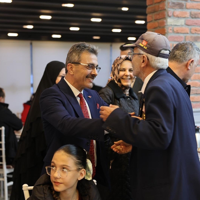 Şehit aileleri ve gaziler Erenler'de iftarda buluştu