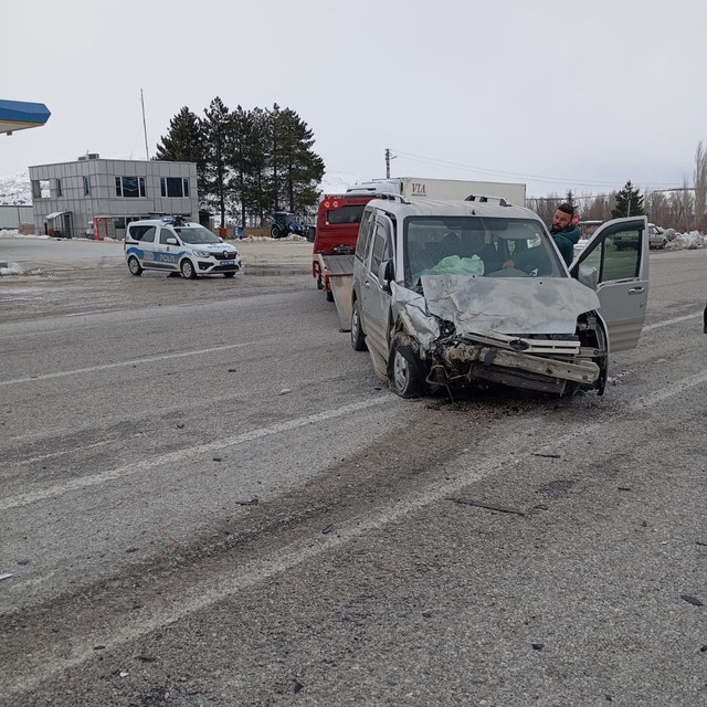 Malatya'da trafik kazası: 2 yaralı