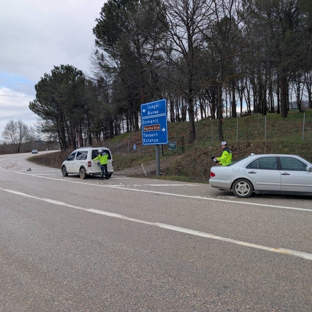 Bursa'da trafik kazası, 2 kişi yaralandı