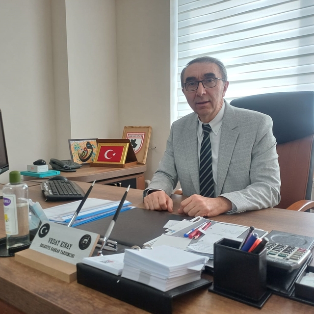 Vezirköprü Belediye Başkan Yardımcısı Vedat Kınay emekliye ayrıldı