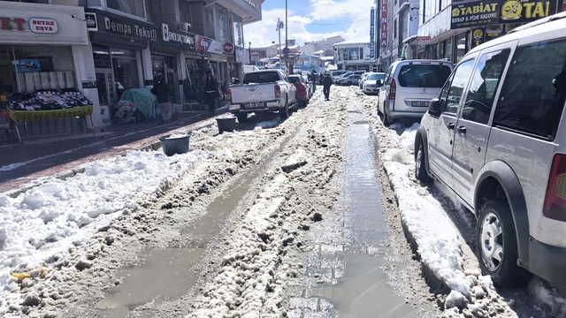 Van'da esnaf ve vatandaşlardan "altyapı ve temizlik" tepkisi