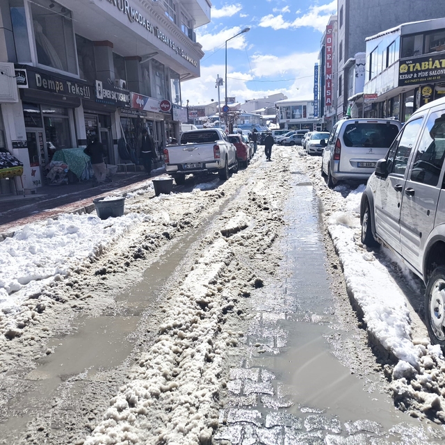 Van'da esnaf ve vatandaşlardan "altyapı ve temizlik" tepkisi