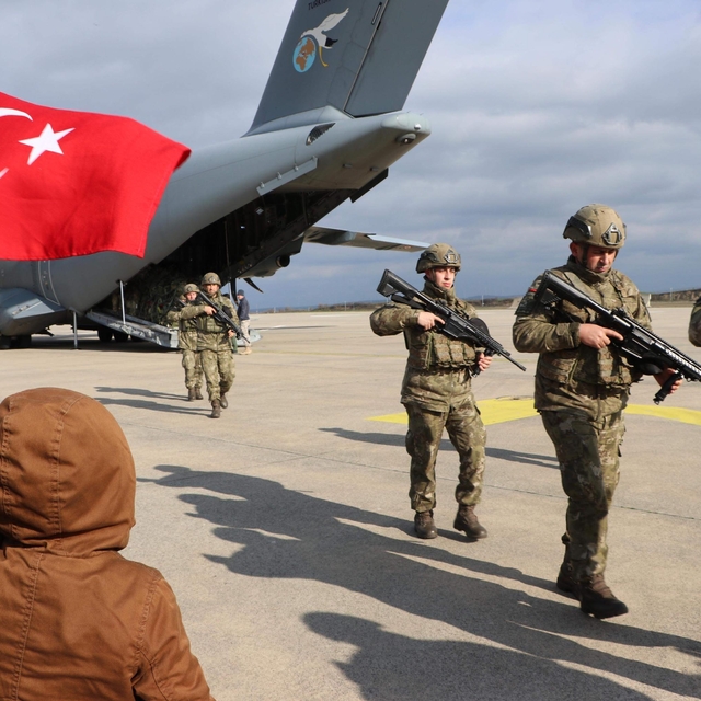 Almanya'da tatbikata katılan Mehmetçiklere duygulu karşılama