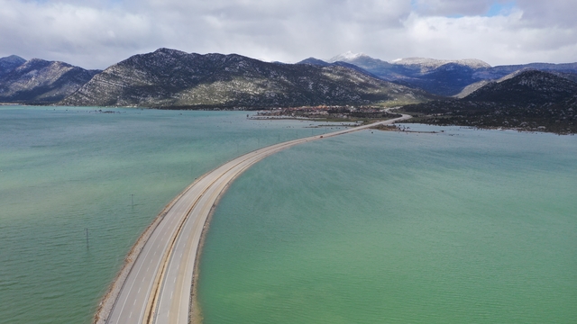 Yeni Antalya-Konya karayolunda sular çekilmeye başladı