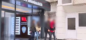 Kendilerini polis olarak tanıtan 4 dolandırıcı tutuklandı