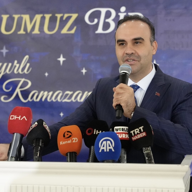 Bakan Kacır: "Türk milleti mührünü gökyüzüne vurdu"
"Türkiye ve Türk millet...