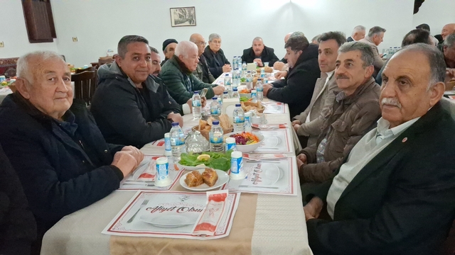 Beypazarı Belediye Başkanı Kasap, iftarda muhtarlar ve STK temsilcileriyle bir araya geldi.