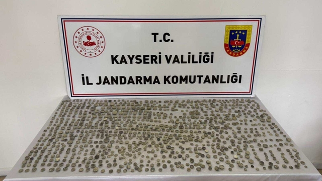 Kayseri'de Helenistik döneme ait 1291 adet sikke ele geçirildi