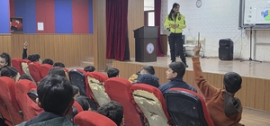 Mardin'de ortaokul öğrencilerine trafik eğitimi verildi