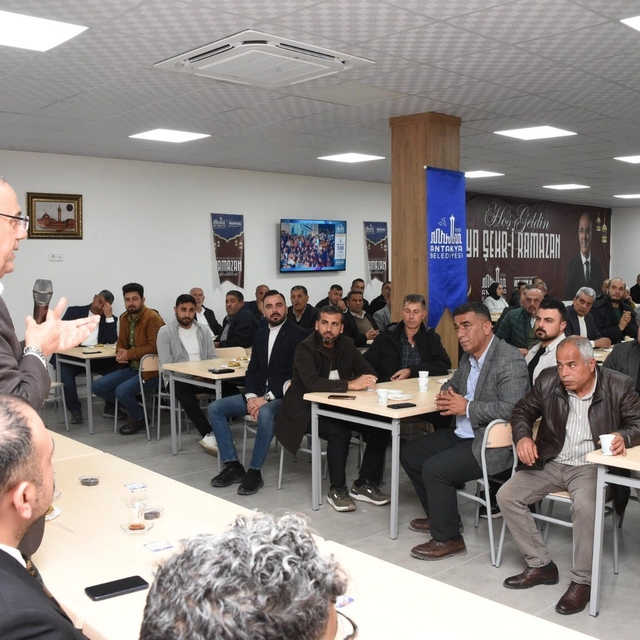 Başkan Yapar, mahalle muhtarlarıyla iftar programında bir araya geldi