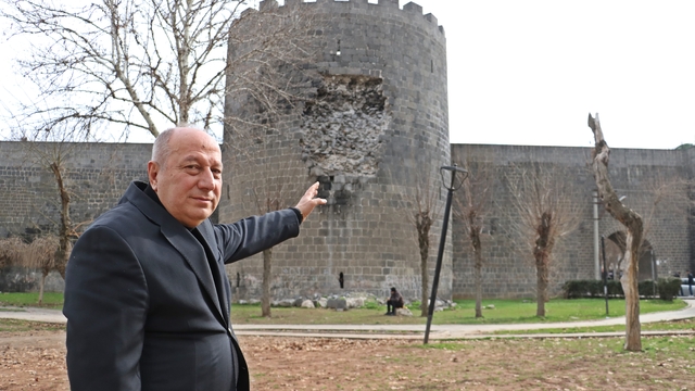 Diyarbakır tarihi surlarında ayakta kalan 98 burçtan Tek Kapı için restorasyon çağrısı