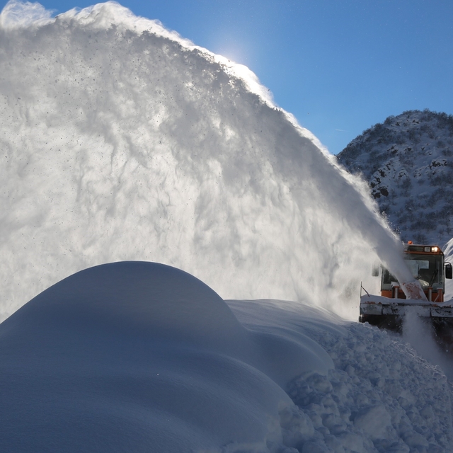 Erzincan'da karla mücadele çalışmaları sürüyor