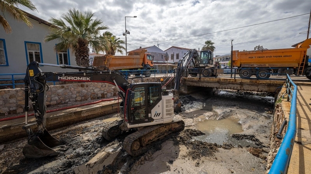 Yarımada derelerinde temizlik ve ıslah seferberliği
125 bin ton malzeme çıkarıldı