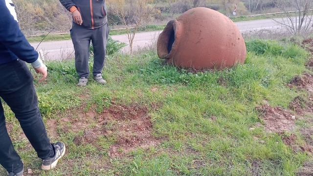 Bilecik'te bin 800 yıllık küpler gün yüzüne çıktı