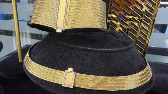 Savaşçıların zırhından düğünlerin baş tacına
İskitlerden günümüze uzanan kadim örgü sanatı Trabzon hasırı, yüzyıllara meydan okuyarak varlığını sürdürüyor
Savaş meydanlarında zırh olarak doğan kadim örgü sanatı, yüzyılların içinden süzülerek Trabzon hasırı adıyla altın bir mirasa dönüştü