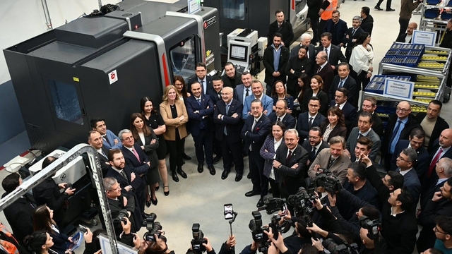 Vali Köşger; "Model fabrika ile Denizli'ye önemli bir yatırım kazandırılmış oldu"