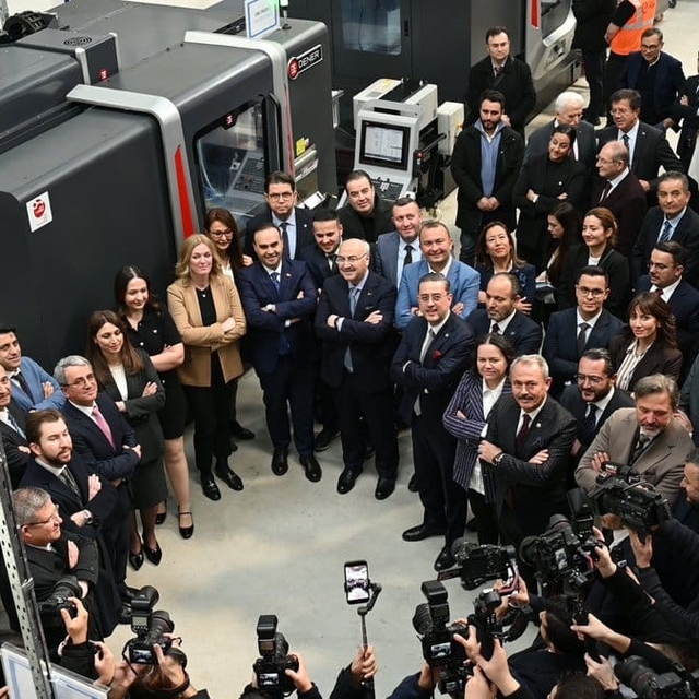 Vali Köşger; "Model fabrika ile Denizli'ye önemli bir yatırım kazandırılmış...