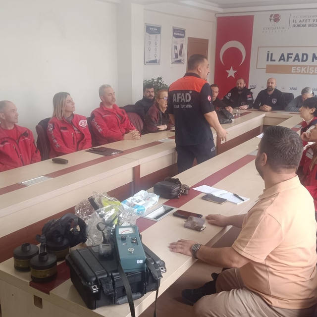 Sivil toplum kuruluşlarına 'Tehlikeli Maddelere Müdahale' eğitimi verildi