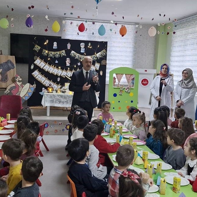 Ramazan'ın manevi atmosferini çocuklara yaşatmak için anlamlı etkinlik