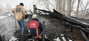 Van’da çatı yangını