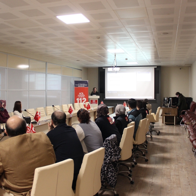 112 Acil Çağrı Merkezi'nde genel değerlendirme toplantısı yapıldı