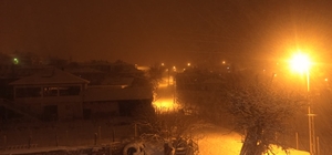 Göynücek'in yüksek kesimlerinde kar yağışı etkili oldu