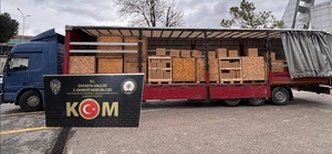 Otoyolda durdurulan tırdan 3 milyon 600 adet boş makaron yakalandı