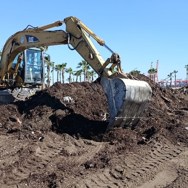 Mersin'de yağıştan etkilenen bölgelerde onarım çalışması sürüyor