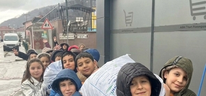 Sinop'ta öğrenciler topladıkları mavi kapakları derneğe gönderdi