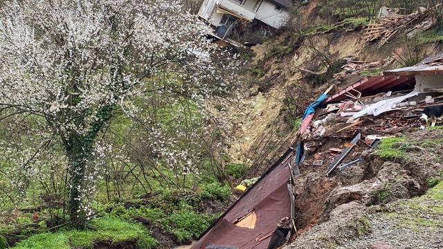 Ordu'da heyelan; 2 ev ve 1 spor tesisi yıkıldı