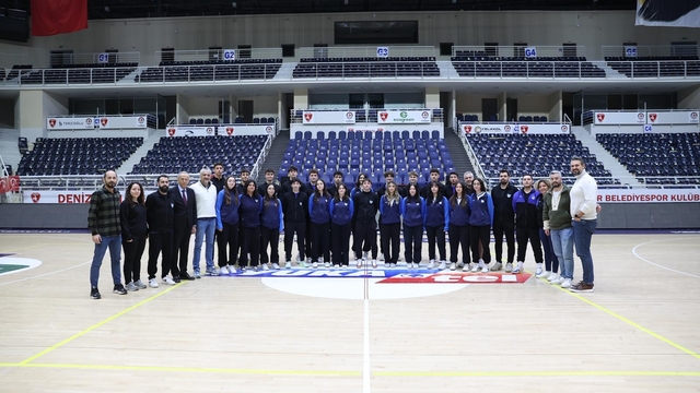 Merkezefendi Belediyesi Gençlik ve Spor Kulübü'nde şampiyona heyecanı yaşanıyor