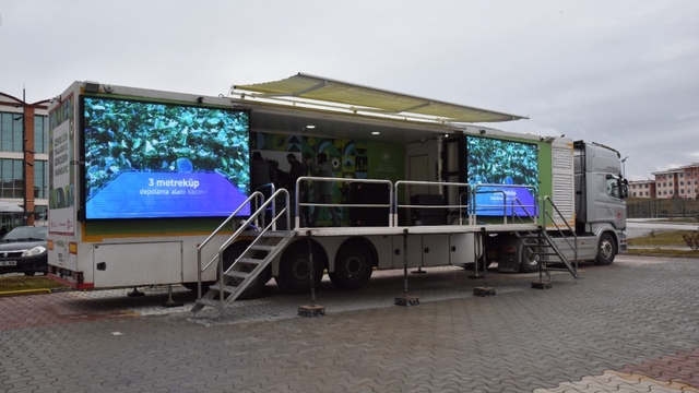 Kastamonu Üniversitesi'nde "çevre tırı" öğrencilerle buluştu