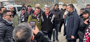 Serdal Adalı, Kocaeli deplasmanında taraftarlarla tribüne girdi