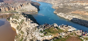 Şanlıurfalı doğaseverler Rumkale'de bağımlılık ve şiddete karşı yürüdü