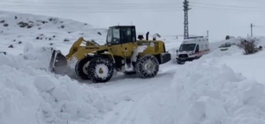 Yolu kapalı köyde rahatsızlanan kadın, 3 saatlik çalışmaya hastaneye ulaştı...