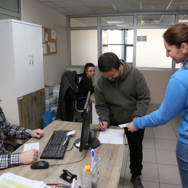 Edremit Belediyesi'nden sosyal dayanışma örneği
Ramazan'da alışveriş kartla...