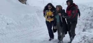 Kars’ta hasta kadın için ekipler seferber oldu