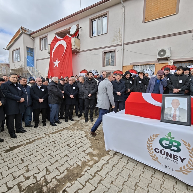 Kalp krizi sonrası vefat eden belediye başkanı toprağa verildi