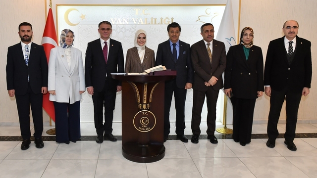 Aile ve Sosyal Hizmetler Bakanı Göktaş Van'da