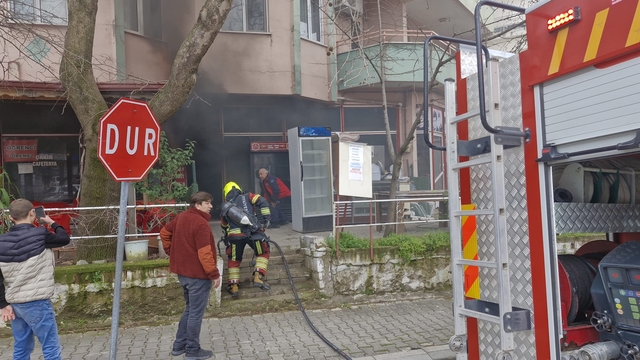 Balıkesir'de iş yerinde çıkan yangın söndürüldü