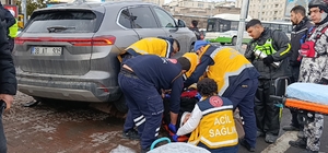 Kayseri'de SUV araç yayaların arasına daldı: 5 yaralı